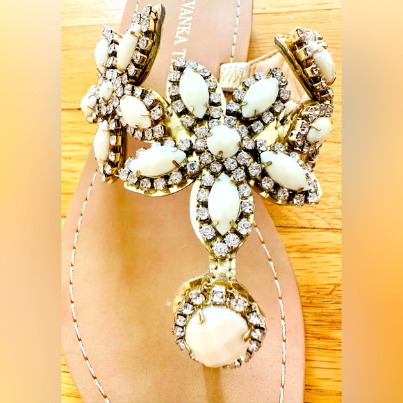Ivanka Trump white & gold sandals with embellished gemstones size 4M - Picture 5 of 7